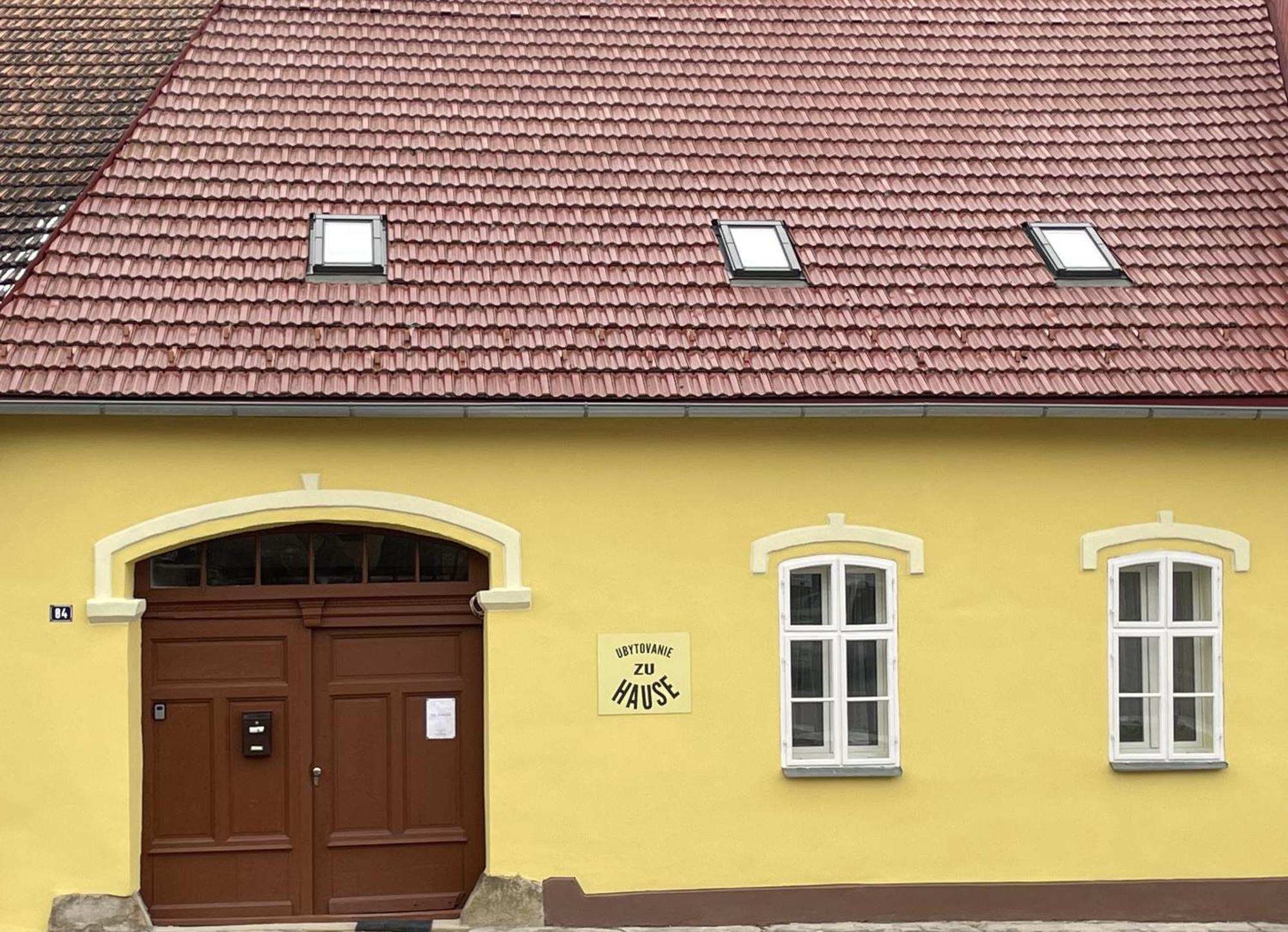 Zu Hause Guest House Vrbov Ngoại thất bức ảnh
