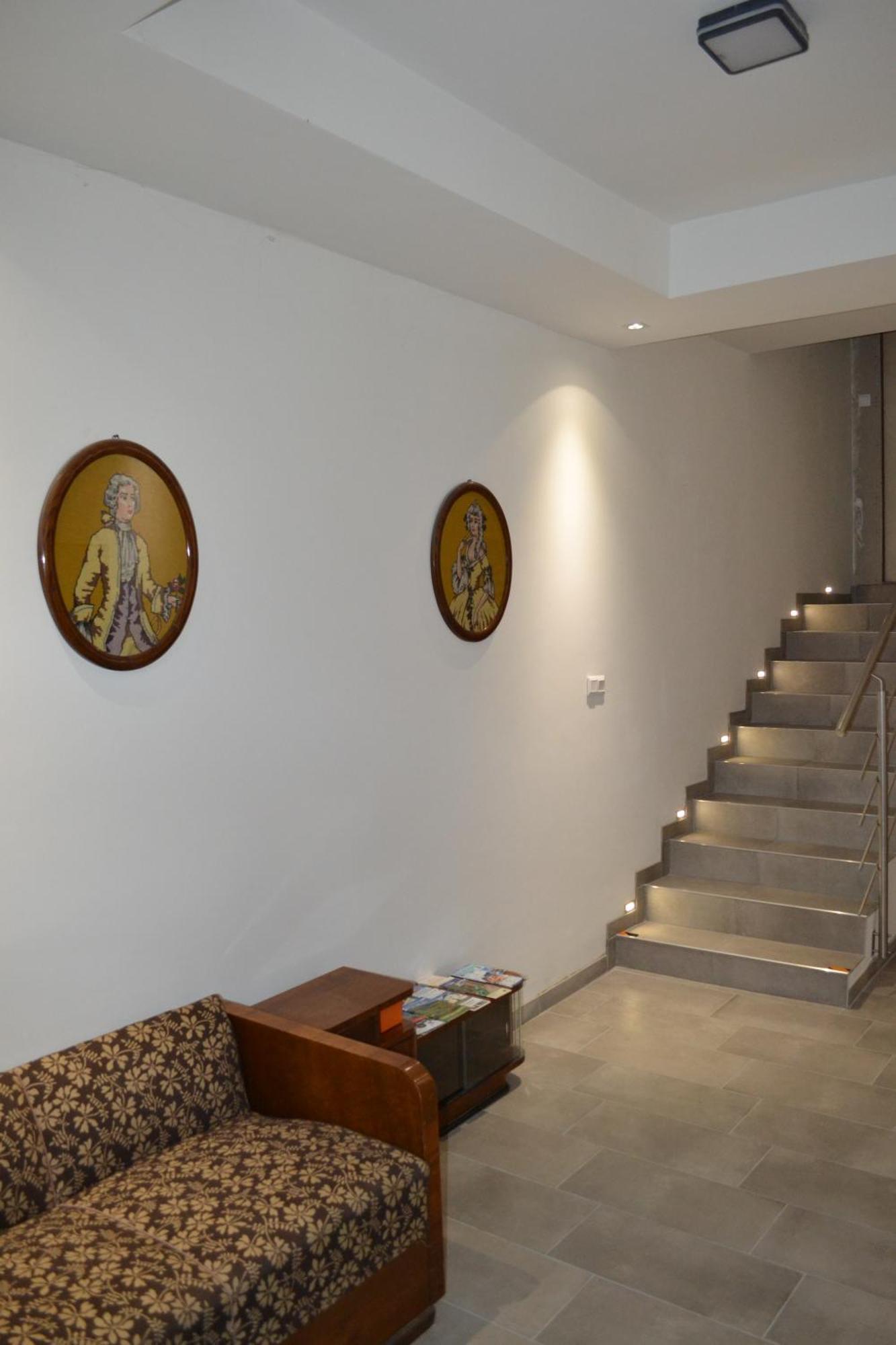 Zu Hause Guest House Vrbov Ngoại thất bức ảnh
