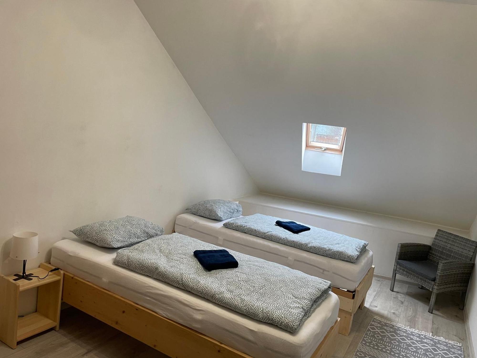 Zu Hause Guest House Vrbov Phòng bức ảnh