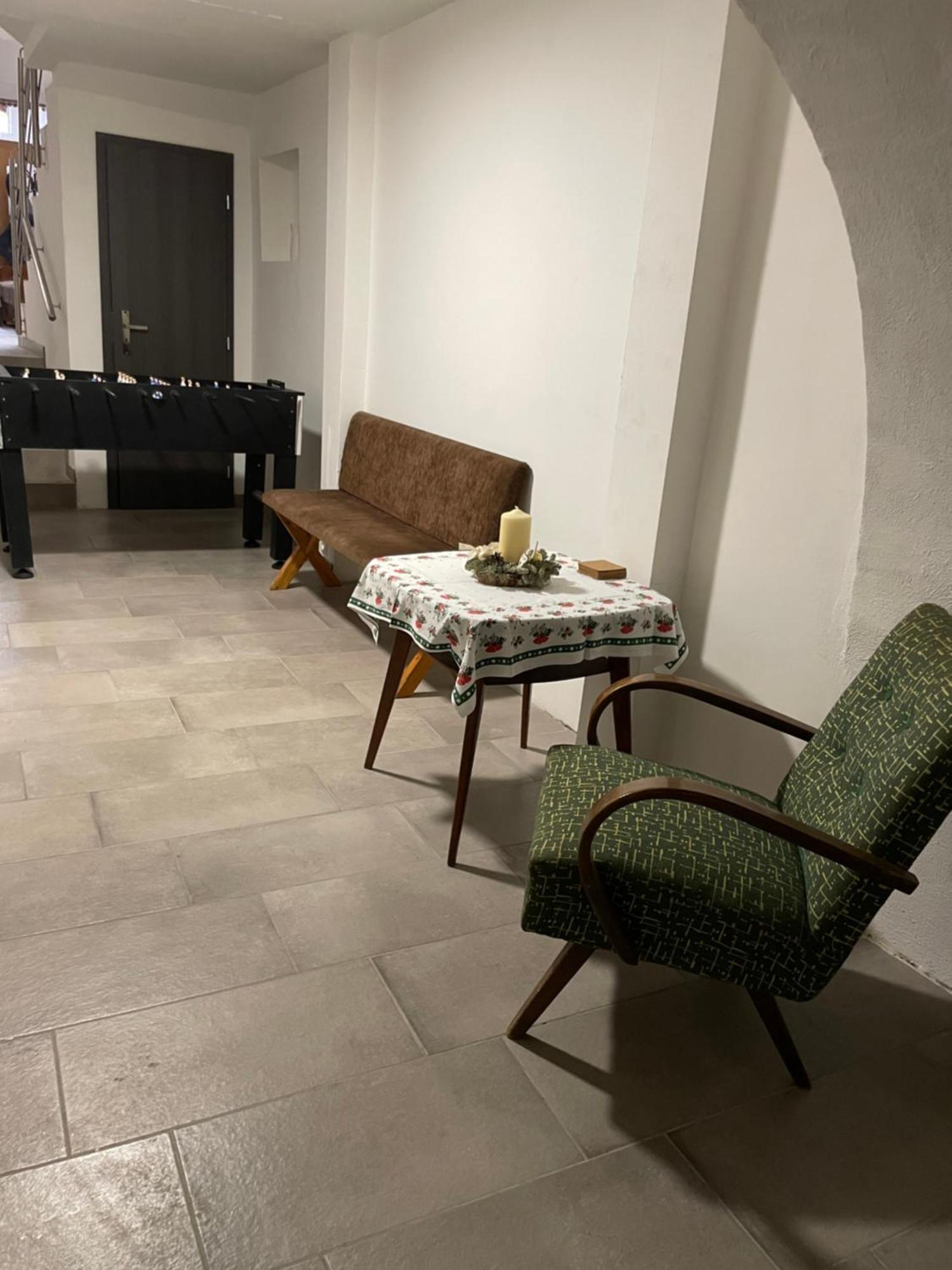 Zu Hause Guest House Vrbov Ngoại thất bức ảnh