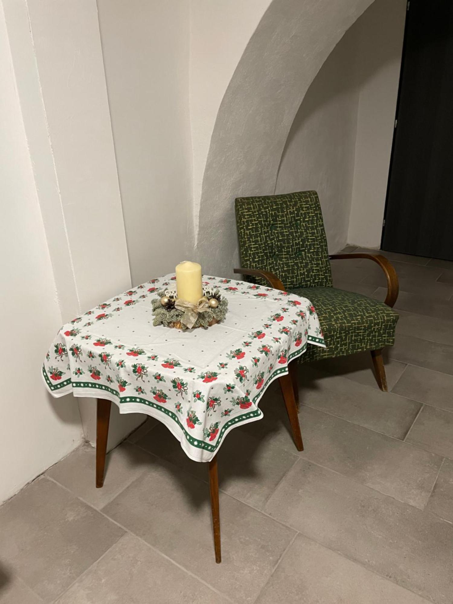 Zu Hause Guest House Vrbov Ngoại thất bức ảnh