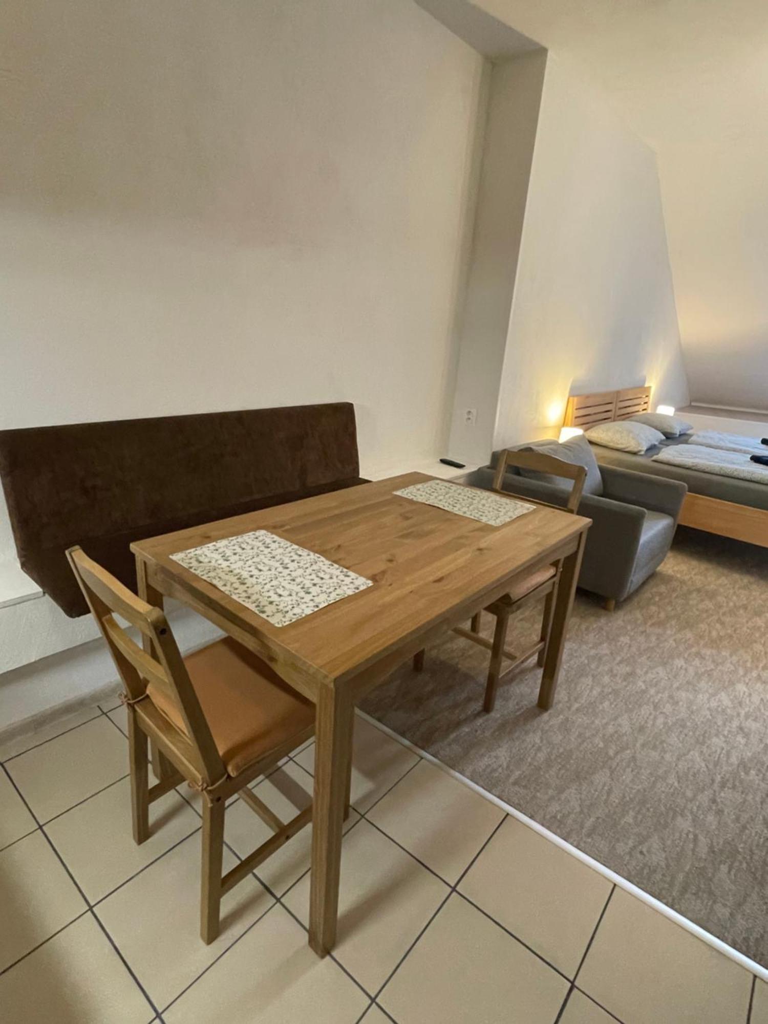 Zu Hause Guest House Vrbov Phòng bức ảnh